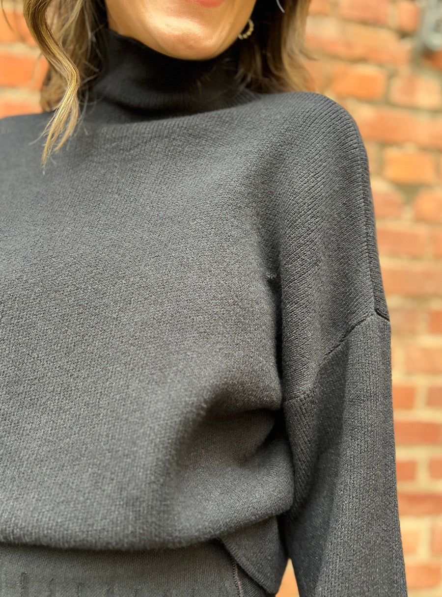 Pullover Liza mit Stehkragen kurz No 129 concept store Düsseldorf
