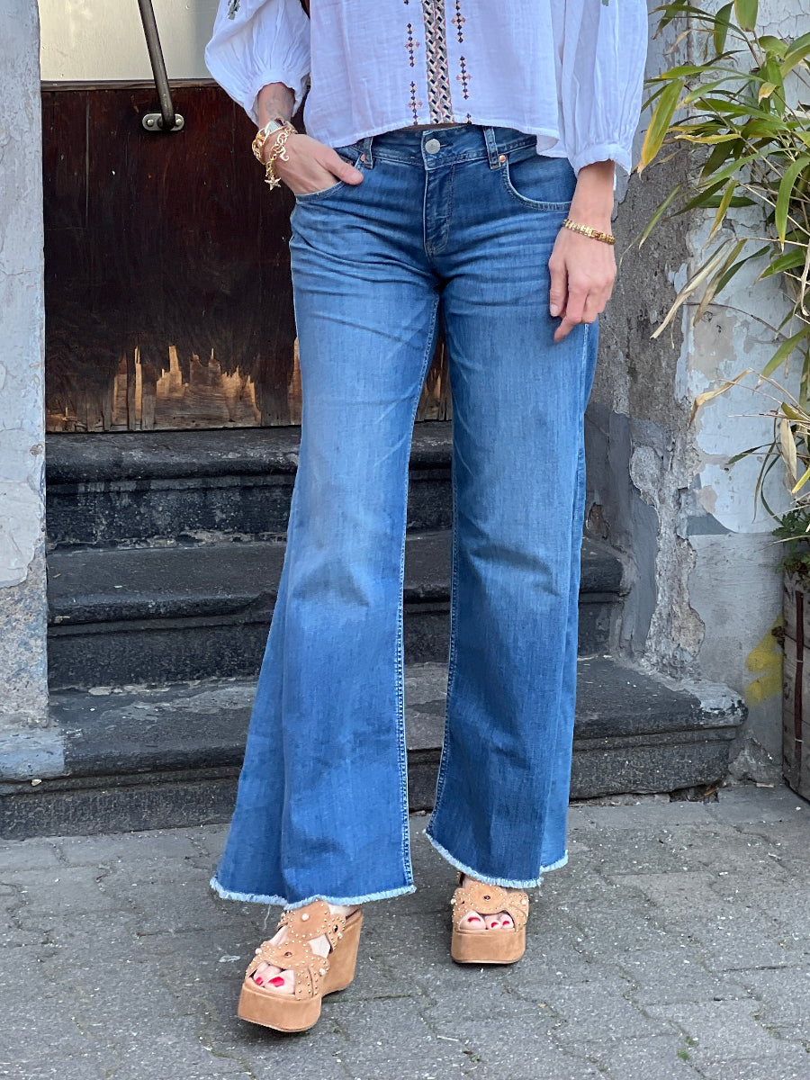 herrlicher-jeans-edna-kama-no129-concept-store-duesseldorf