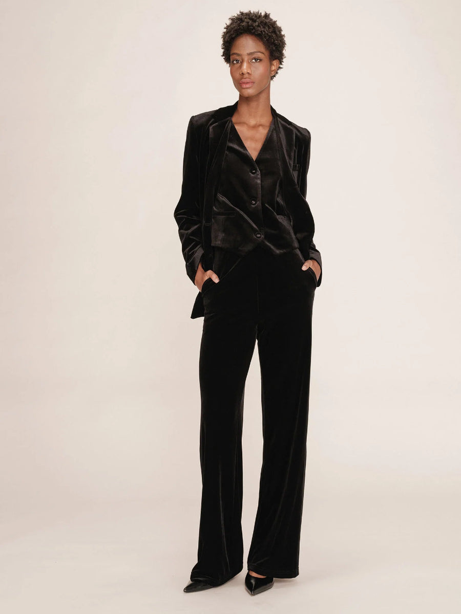 grace-mila-weste-totem-no129-concept-store-duesseldorf