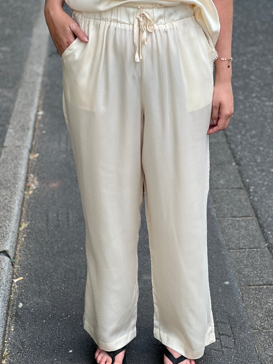 n-129-hose-san-antonio-no129-concept-store-duesseldorf