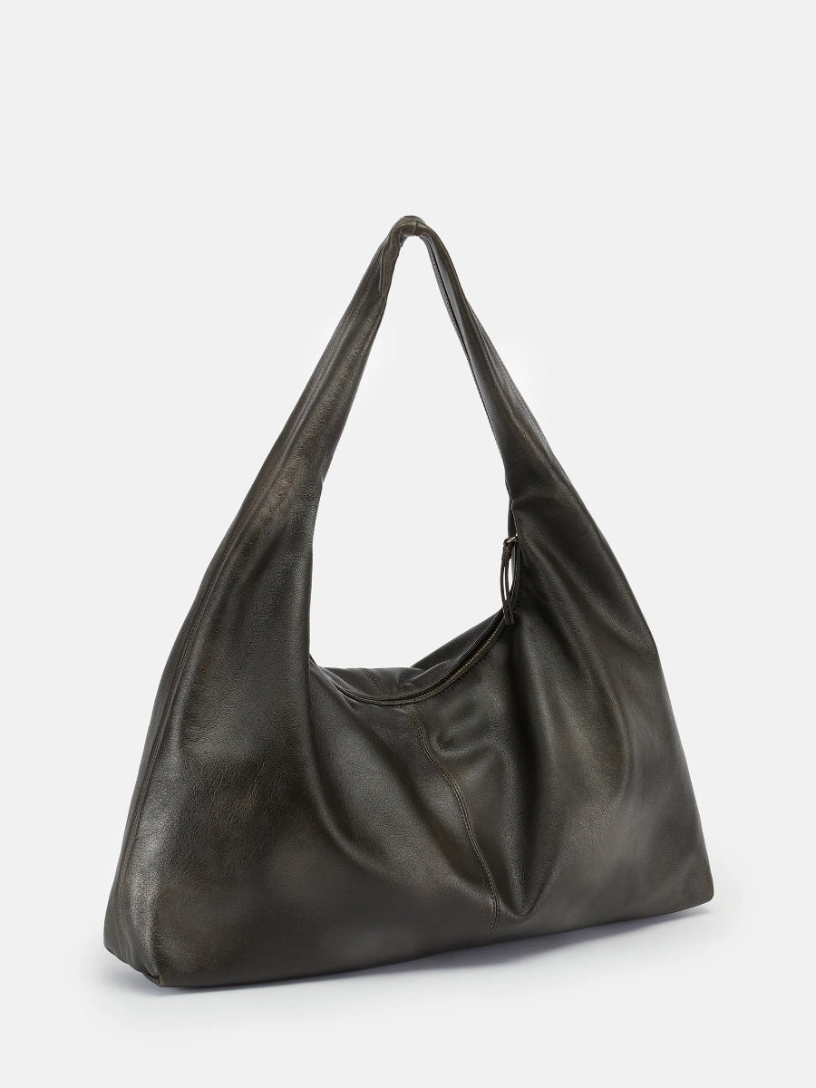 les-visionnaires-x-michi-von-want-tasche-amie-brushed-no129-concept-store-duesseldorf