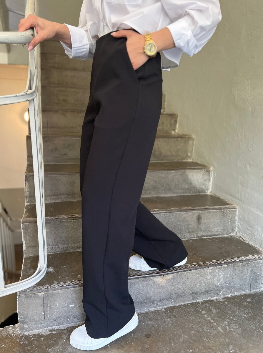 Hose Laureen by No129 concept store Düsseldorf