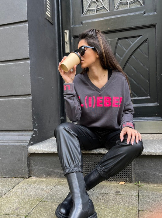 Sweater L(I)EBE! by Miss Goodlife. No 129 concept store Duesseldorf.