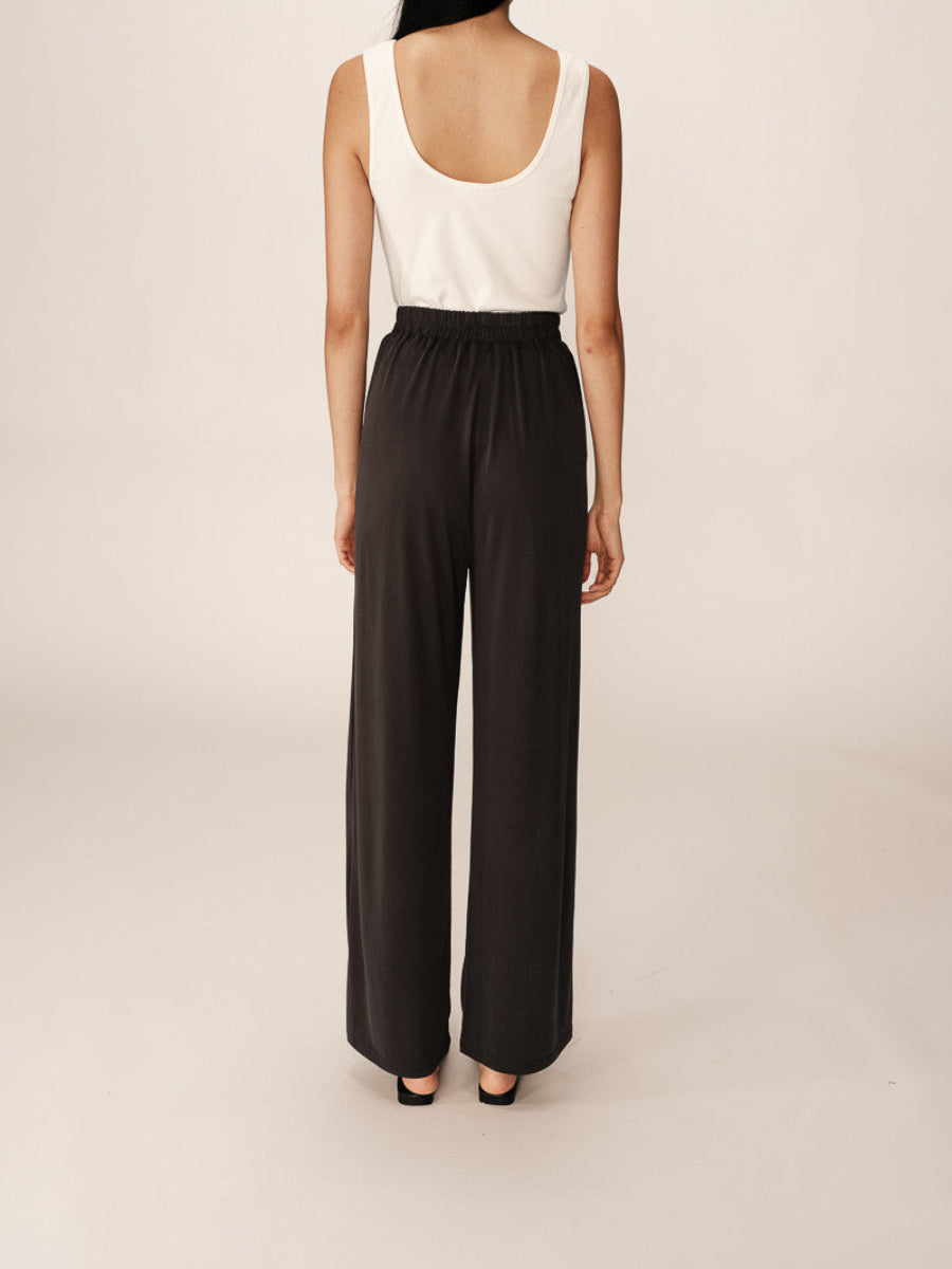 grace-mila-hose-pax-no129-concept-store-duesseldorf
