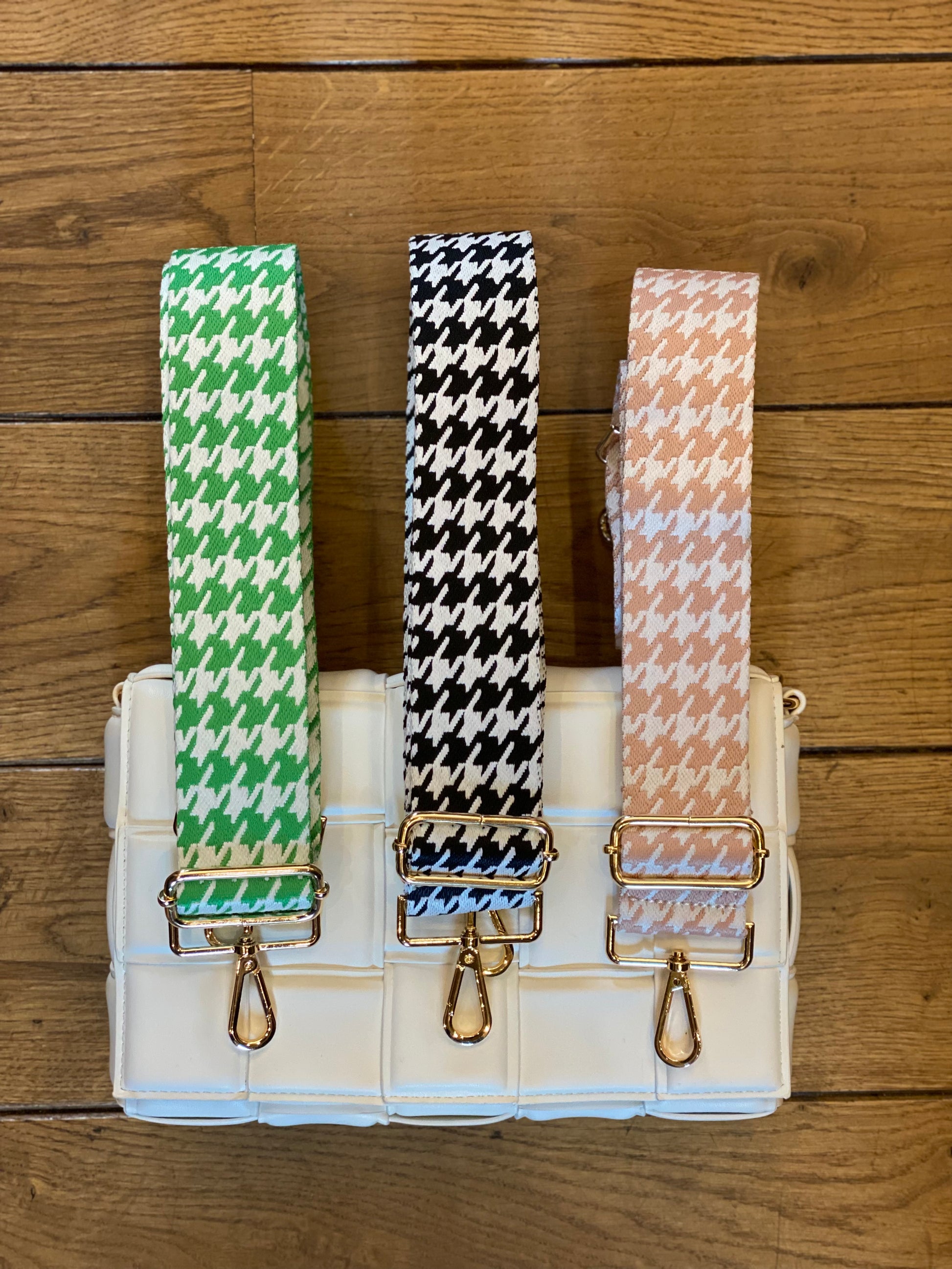Schultergurt CHECK. No 129 concept store Duesseldorf