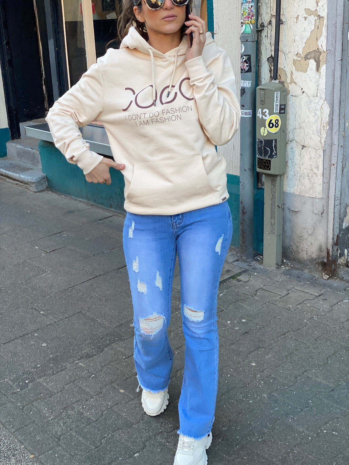 Jeans RUSSEL destroyed No 129 concept store im Düsseldorf