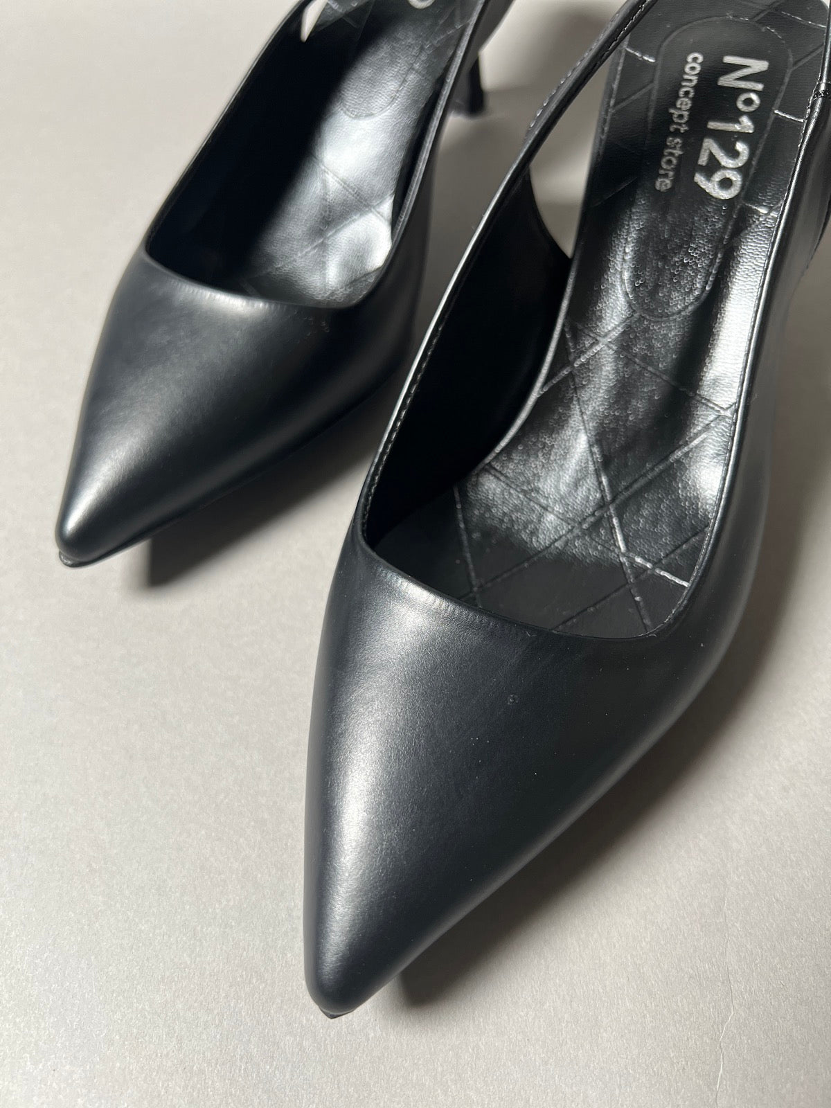 Schuhe SLINGBACK by N°129. No129 concept store Duesseldorf 