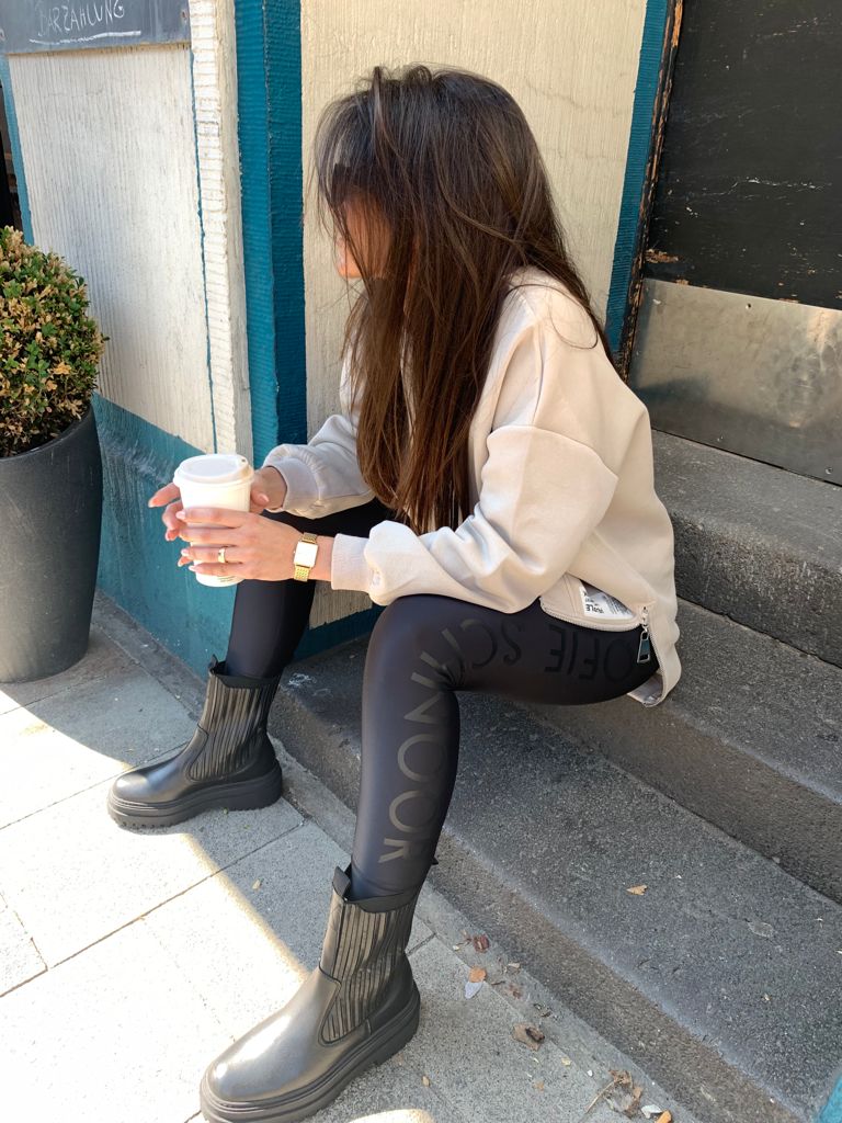 Sweater CARLI. No 129 concept store Duesseldorf